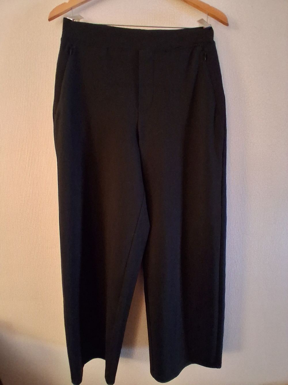 Ninepine Asana Relaxed Pant Black Sz M Petite Pre Owned Great Condition